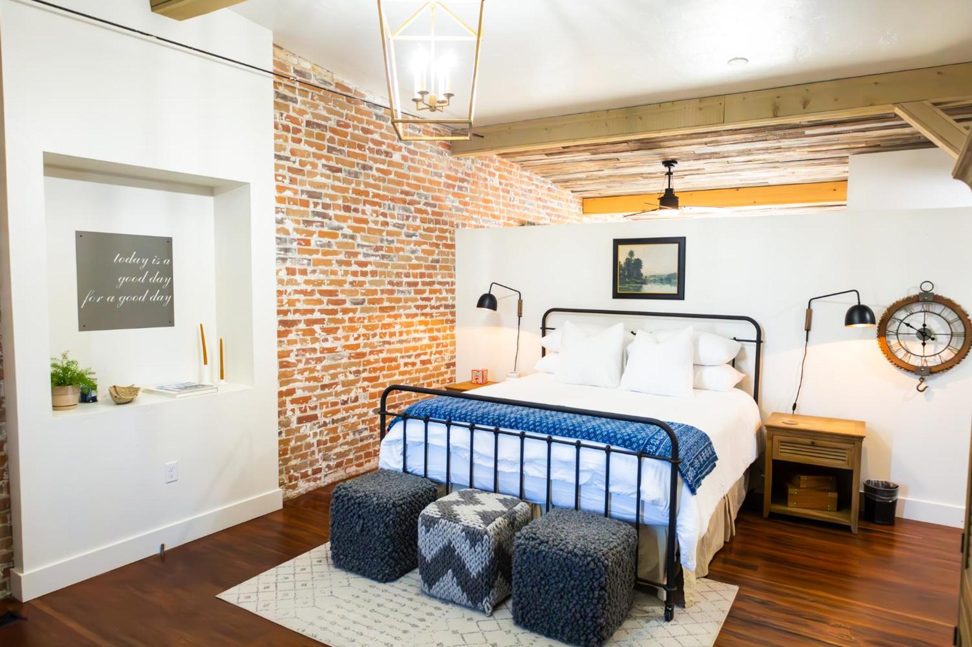 Lander Millhouse Hotel ภายนอก รูปภาพ