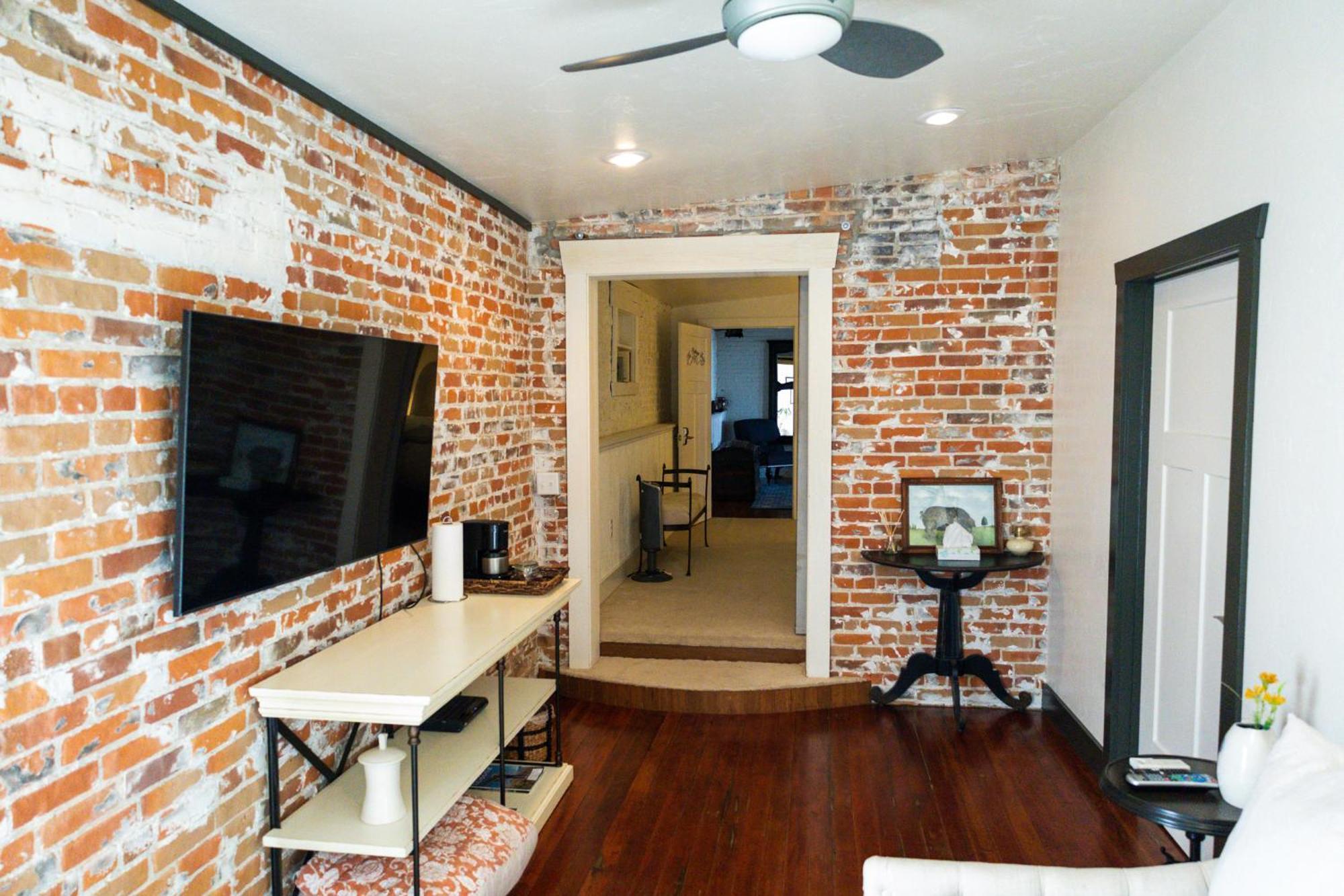 Lander Millhouse Hotel ภายนอก รูปภาพ