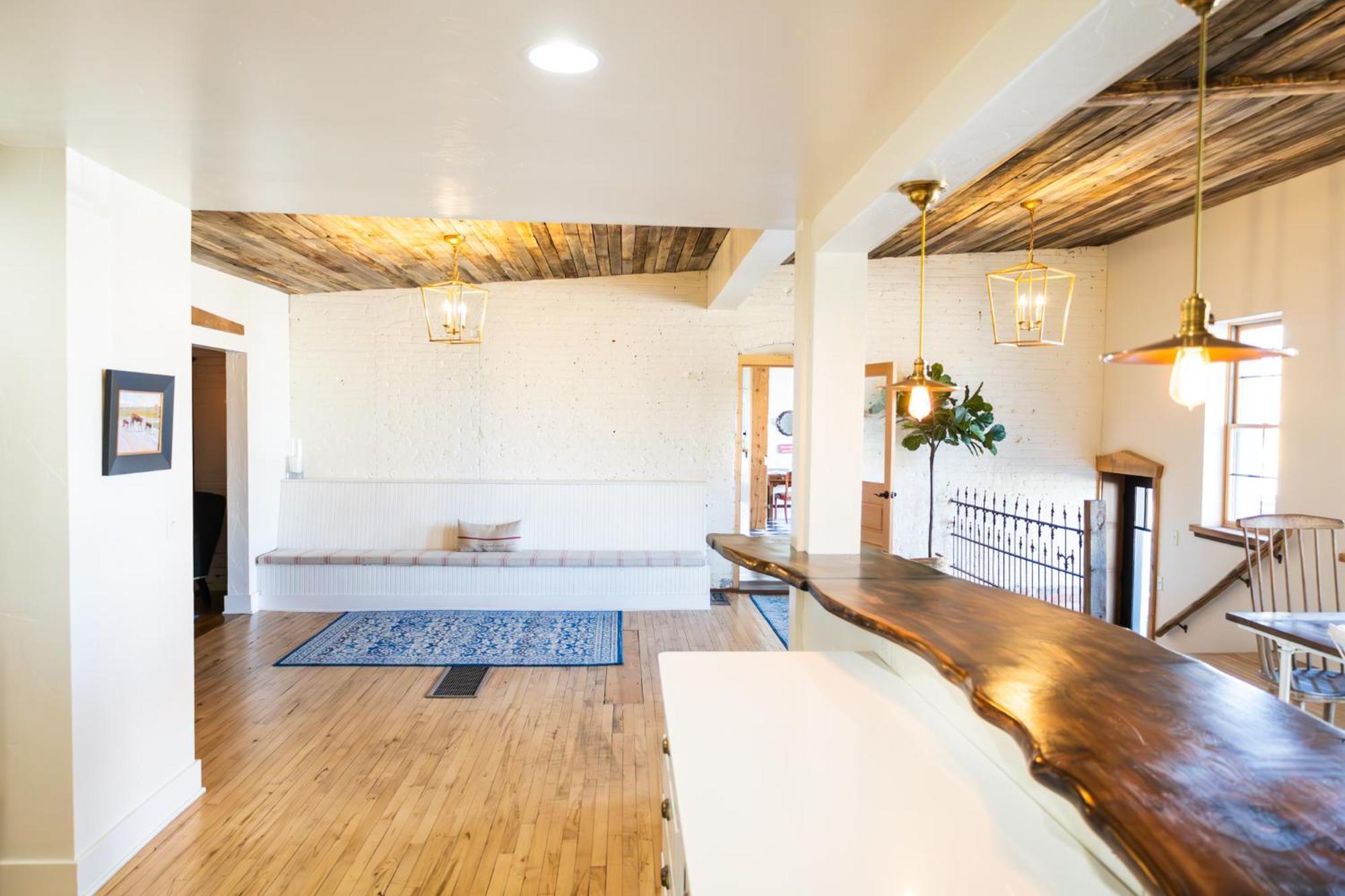 Lander Millhouse Hotel ภายนอก รูปภาพ