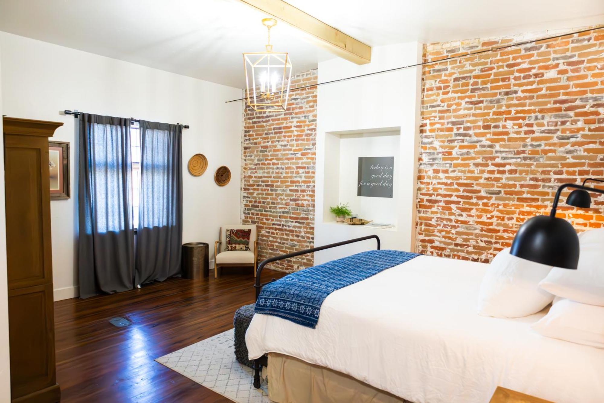 Lander Millhouse Hotel ภายนอก รูปภาพ