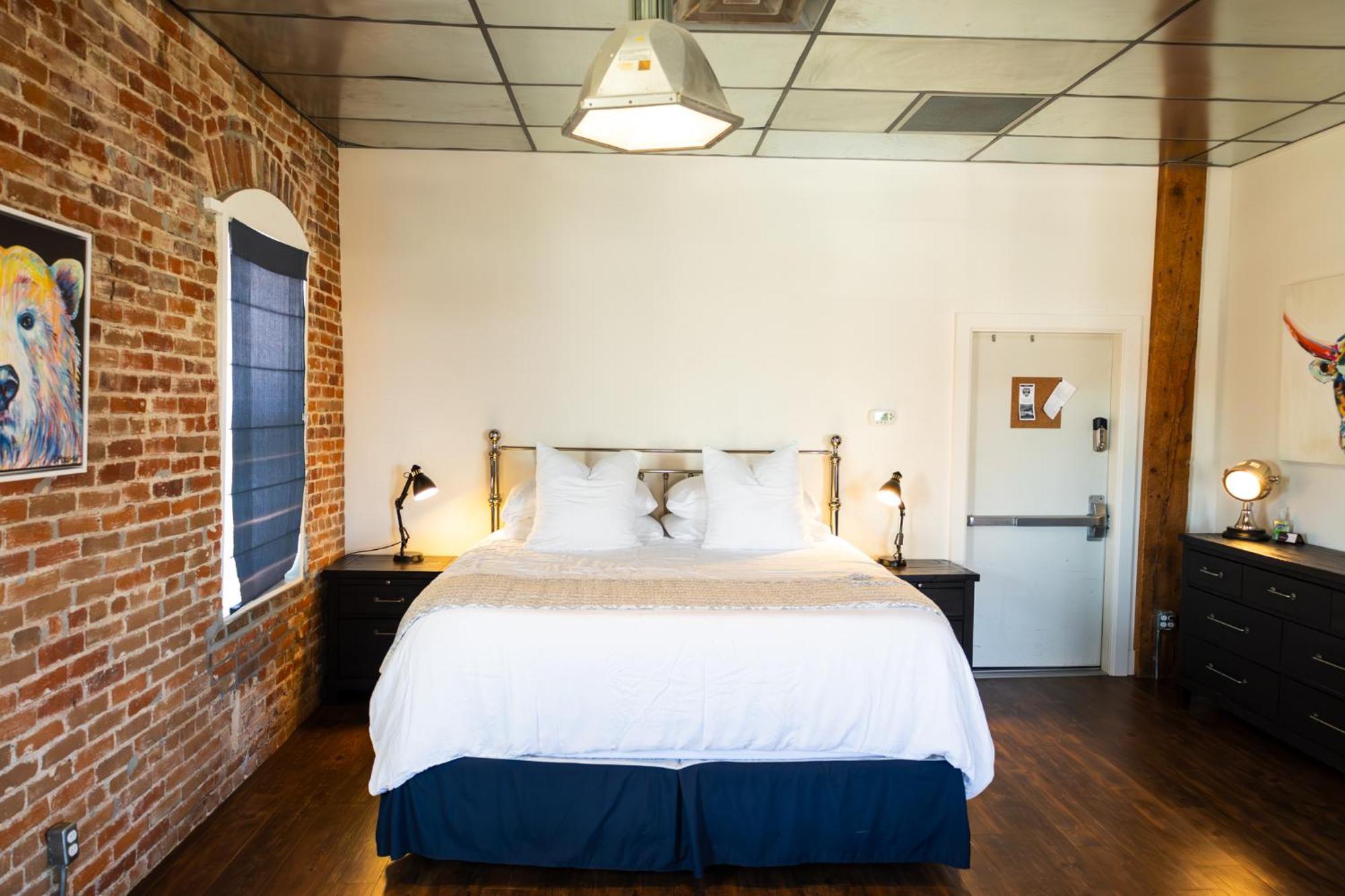 Lander Millhouse Hotel ภายนอก รูปภาพ